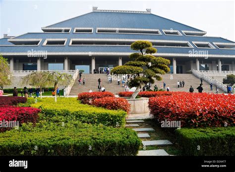  Hubei Provincial Museum: Historiallinen matka Kiinan muinaiseen kulttuuriin!