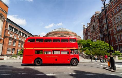 The Royal Albert Hall: Ikoninen musiikkipaikka ja Lontoon historiallisen arkkitehtuurin helmi!