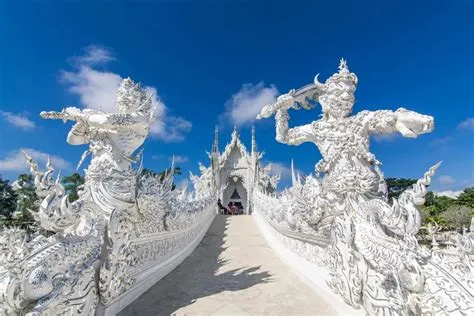 Wat Rong Khun, Taivaallinen Temppelin Taideteos Länsi-Thaimaassa!